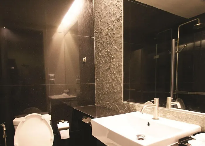 Varrzon Srinakarin 56 Bangkok