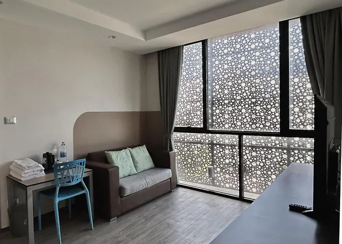 Varrzon Srinakarin 56 Bangkok