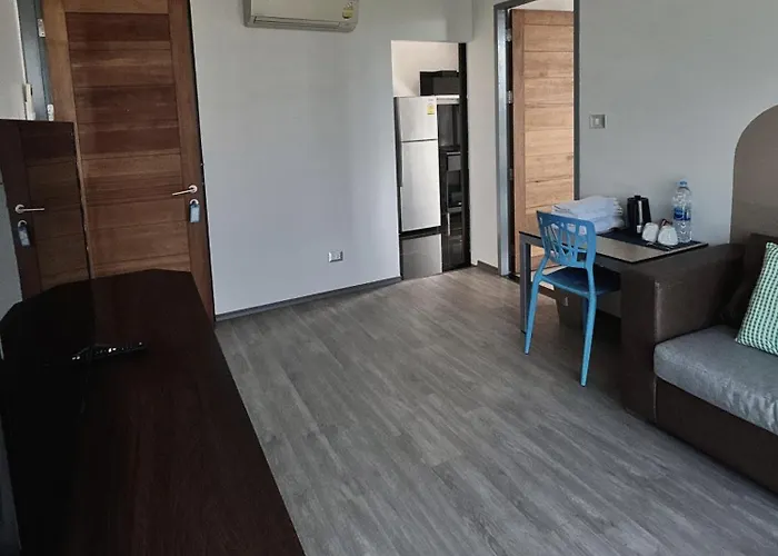 Varrzon Srinakarin 56 Apartment Bangkok